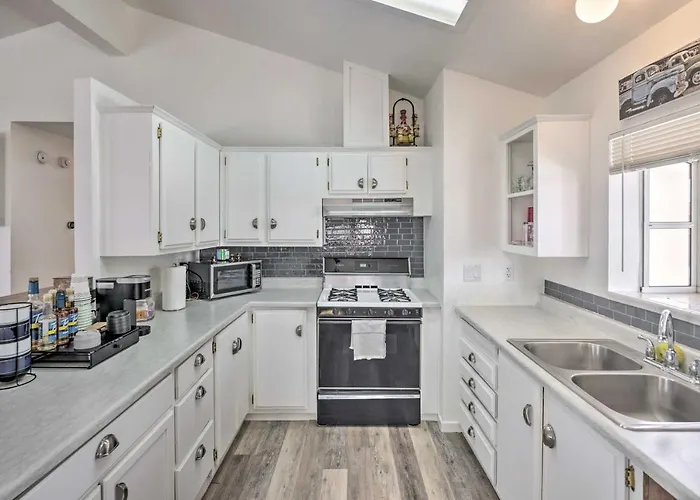 5 Mi To The River! Bullhead W/ Pool Holiday home *